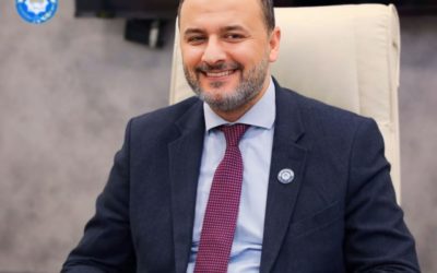 كلية الآداب والعلوم المرج تسلم ملف الاعتماد المؤسسي لرئيس الجامعة
