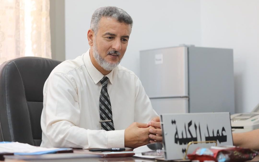 فريق تعديل الخطة الاستراتيجية لكلية الآداب والعلوم – المرج يُنهي مهامه ويسلّم نتاج عمله للسيد د. عميد الكلية